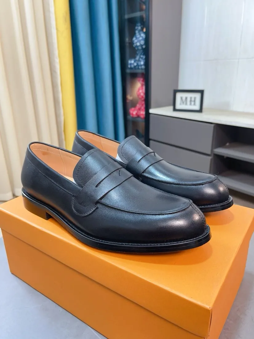 Men's Men's Shoes 💰500🌸🌸【LV】Louis Vuitton's new open-edge pigskin shoes are the most popular classic. Synchronized with the official website, the upper adopts Italian imported upper embossing➕comfortable cowhide lining, fashionable atmosphere, unique brand and unique craftsmanship. Highlighting the hot style of the new year. Stop hesitating, stop wandering, get it now. Code number: 38--44